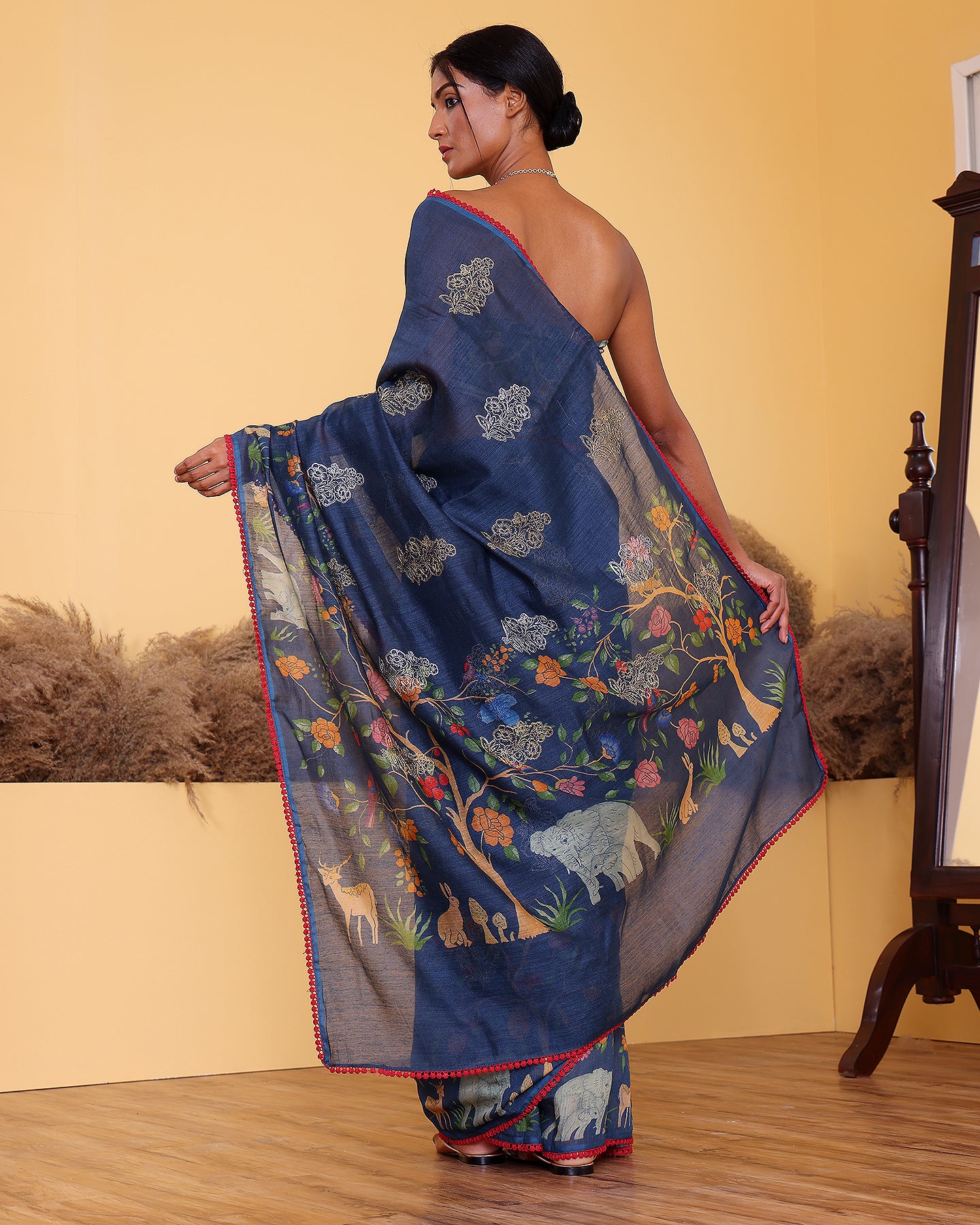Dyeable Handloom Banarasi Moonga Silk Suit Set – Luxurion World